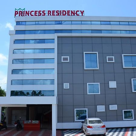 Отель Princess Residency Недумбассери Экстерьер фото